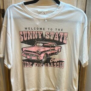 Tres Bien Classic Car Graphic Tee in White and Pink